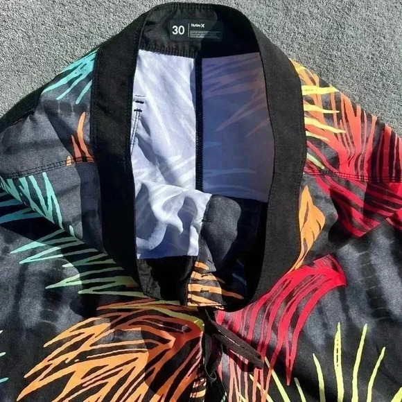 HURLEY Tropical Surf Board shorts/ Swim Trunks - Size 30 - Picture 3 of 9